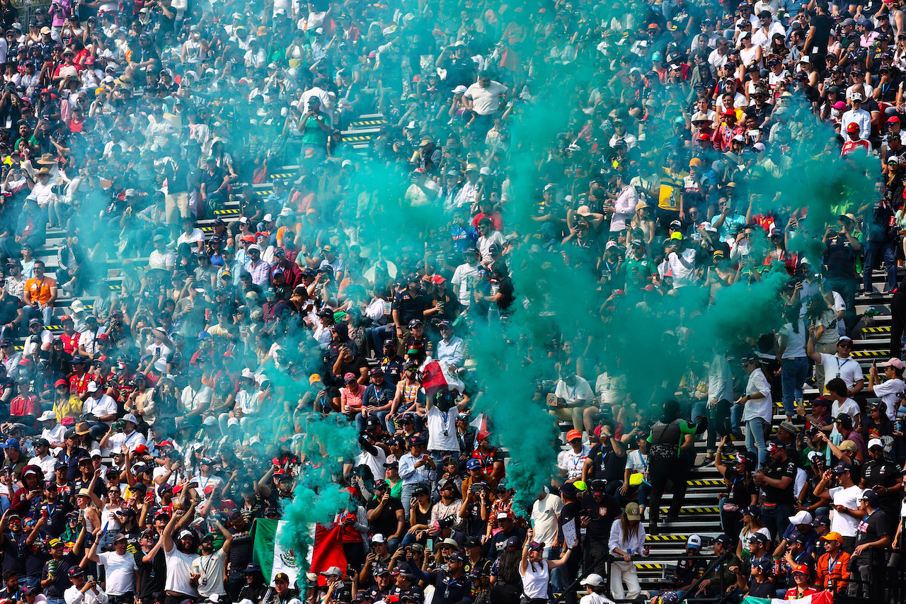 GP CITTA DEL MESSICO, Track Atmosphere 
29.10.2022. Formula 1 World Championship, Rd 20, Mexican Grand Prix, Mexico City, Mexico, Qualifiche Day.
- www.xpbimages.com, EMail: requests@xpbimages.com ¬© Copyright: Charniaux / XPB Images