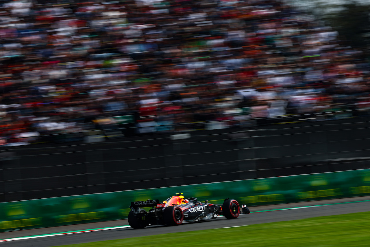 GP CITTA DEL MESSICO, Sergio Perez (MEX), Red Bull Racing 
29.10.2022. Formula 1 World Championship, Rd 20, Mexican Grand Prix, Mexico City, Mexico, Qualifiche Day.
- www.xpbimages.com, EMail: requests@xpbimages.com ¬© Copyright: Charniaux / XPB Images
