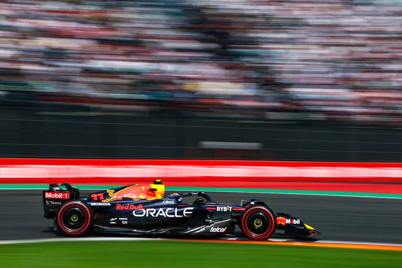 GP CITTA DEL MESSICO, Sergio Perez (MEX), Red Bull Racing 
29.10.2022. Formula 1 World Championship, Rd 20, Mexican Grand Prix, Mexico City, Mexico, Qualifiche Day.
- www.xpbimages.com, EMail: requests@xpbimages.com ¬© Copyright: Charniaux / XPB Images