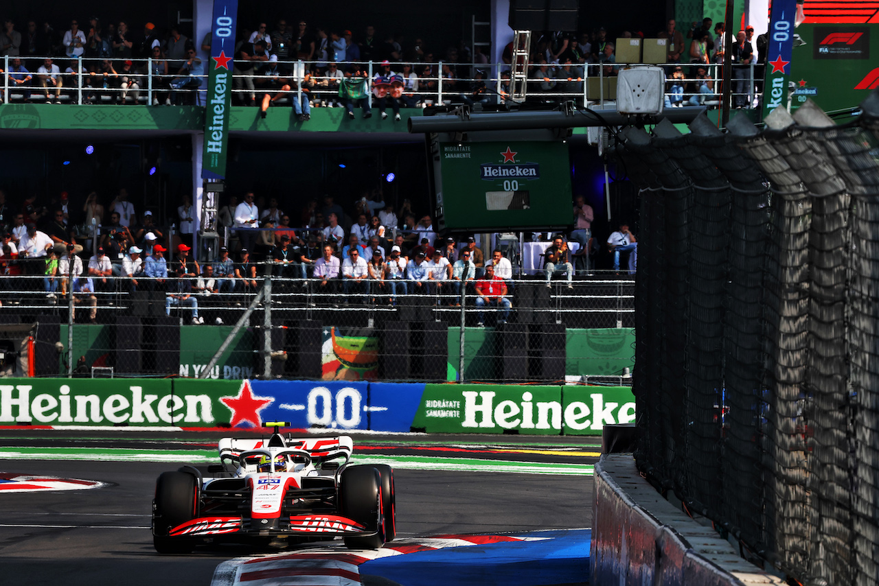 GP CITTA DEL MESSICO, Mick Schumacher (GER) Haas VF-22.
29.10.2022. Formula 1 World Championship, Rd 20, Mexican Grand Prix, Mexico City, Mexico, Qualifiche Day.
 - www.xpbimages.com, EMail: requests@xpbimages.com © Copyright: Coates / XPB Images
