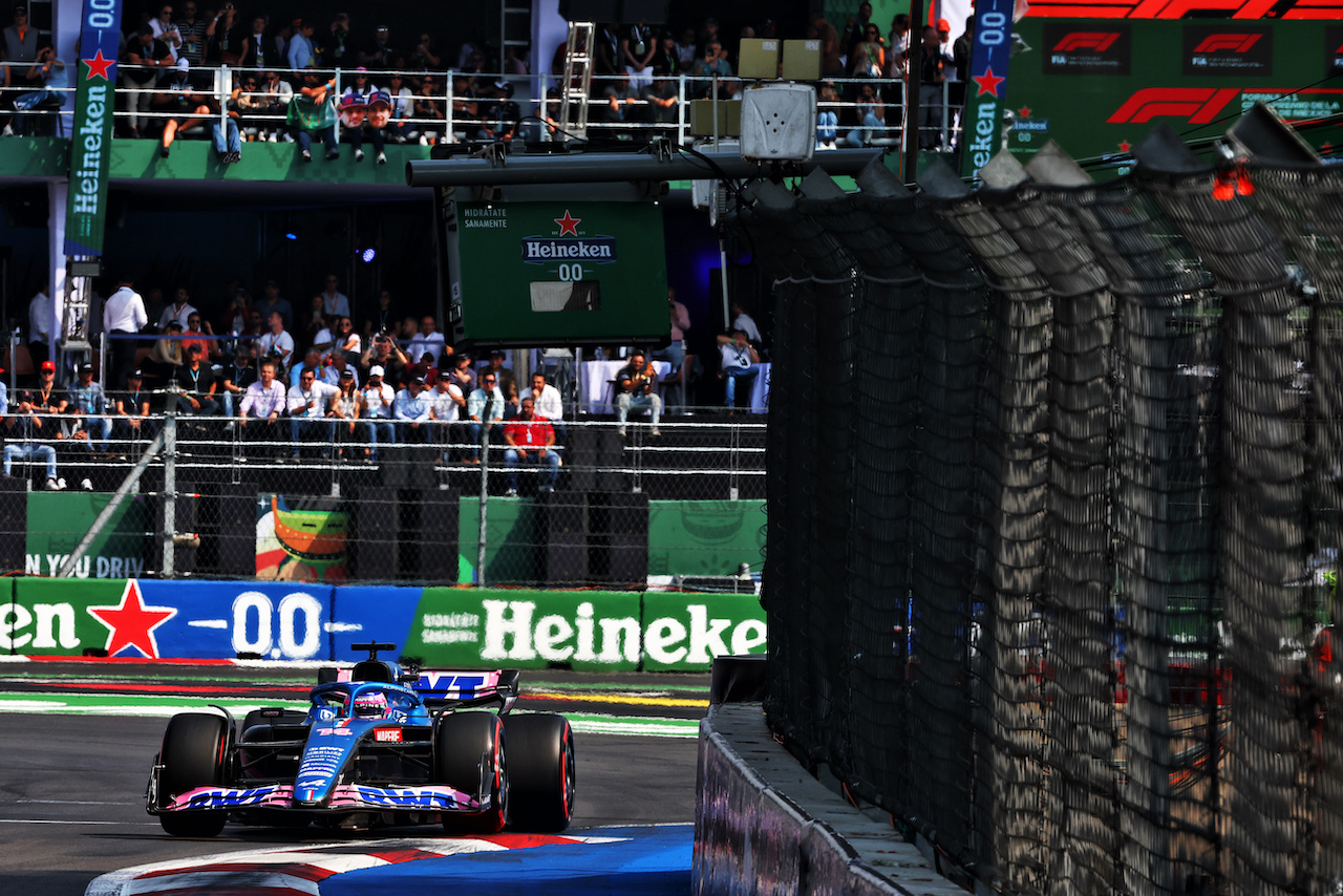 GP CITTA DEL MESSICO, Fernando Alonso (ESP) Alpine F1 Team A522.
29.10.2022. Formula 1 World Championship, Rd 20, Mexican Grand Prix, Mexico City, Mexico, Qualifiche Day.
 - www.xpbimages.com, EMail: requests@xpbimages.com © Copyright: Coates / XPB Images