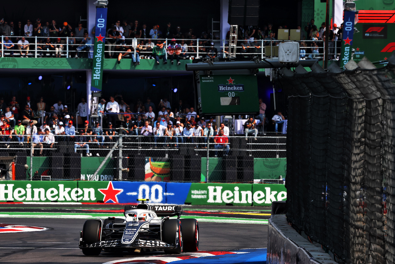 GP CITTA DEL MESSICO, Yuki Tsunoda (JPN) AlphaTauri AT03.
29.10.2022. Formula 1 World Championship, Rd 20, Mexican Grand Prix, Mexico City, Mexico, Qualifiche Day.
 - www.xpbimages.com, EMail: requests@xpbimages.com © Copyright: Coates / XPB Images