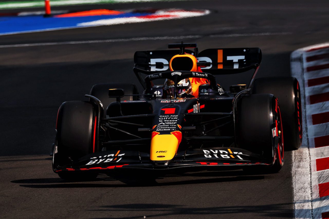 GP CITTA DEL MESSICO, Max Verstappen (NLD) Red Bull Racing RB18.
29.10.2022. Formula 1 World Championship, Rd 20, Mexican Grand Prix, Mexico City, Mexico, Qualifiche Day.
 - www.xpbimages.com, EMail: requests@xpbimages.com © Copyright: Coates / XPB Images