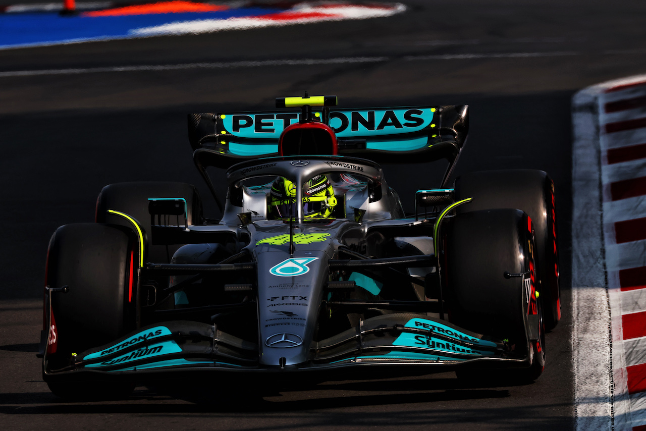 GP CITTA DEL MESSICO, Lewis Hamilton (GBR) Mercedes AMG F1 W13.
29.10.2022. Formula 1 World Championship, Rd 20, Mexican Grand Prix, Mexico City, Mexico, Qualifiche Day.
 - www.xpbimages.com, EMail: requests@xpbimages.com © Copyright: Coates / XPB Images