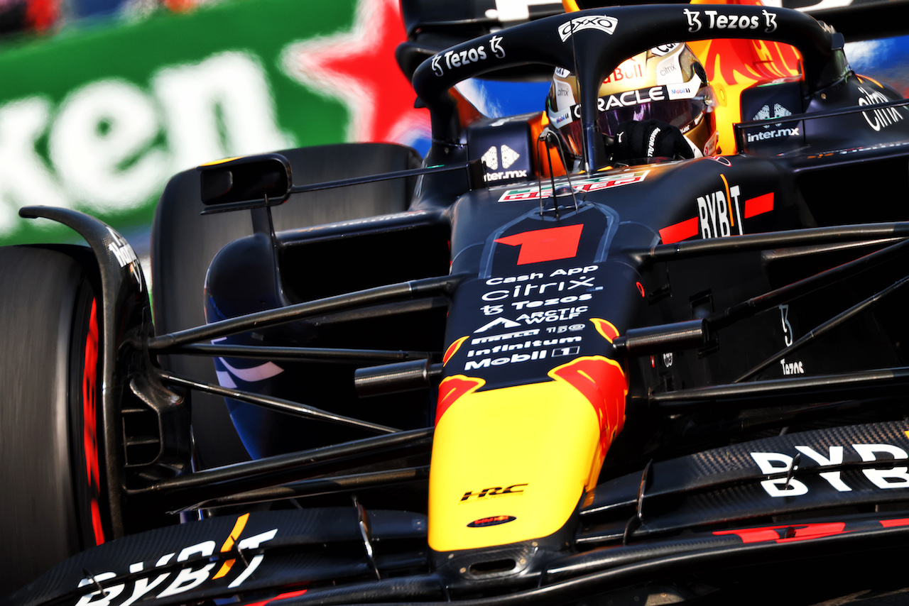 GP CITTA DEL MESSICO, Max Verstappen (NLD) Red Bull Racing RB18.
29.10.2022. Formula 1 World Championship, Rd 20, Mexican Grand Prix, Mexico City, Mexico, Qualifiche Day.
 - www.xpbimages.com, EMail: requests@xpbimages.com © Copyright: Coates / XPB Images