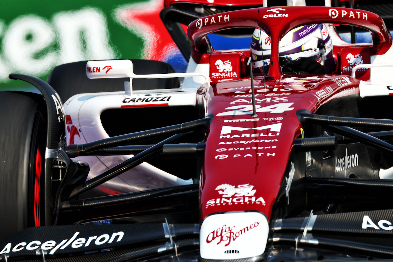 GP CITTA DEL MESSICO, Guanyu Zhou (CHN) Alfa Romeo F1 Team C42.
29.10.2022. Formula 1 World Championship, Rd 20, Mexican Grand Prix, Mexico City, Mexico, Qualifiche Day.
 - www.xpbimages.com, EMail: requests@xpbimages.com © Copyright: Coates / XPB Images