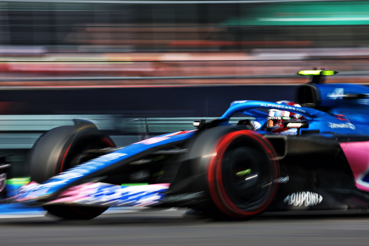 GP CITTA DEL MESSICO, Esteban Ocon (FRA) Alpine F1 Team A522.
29.10.2022. Formula 1 World Championship, Rd 20, Mexican Grand Prix, Mexico City, Mexico, Qualifiche Day.
 - www.xpbimages.com, EMail: requests@xpbimages.com © Copyright: Coates / XPB Images