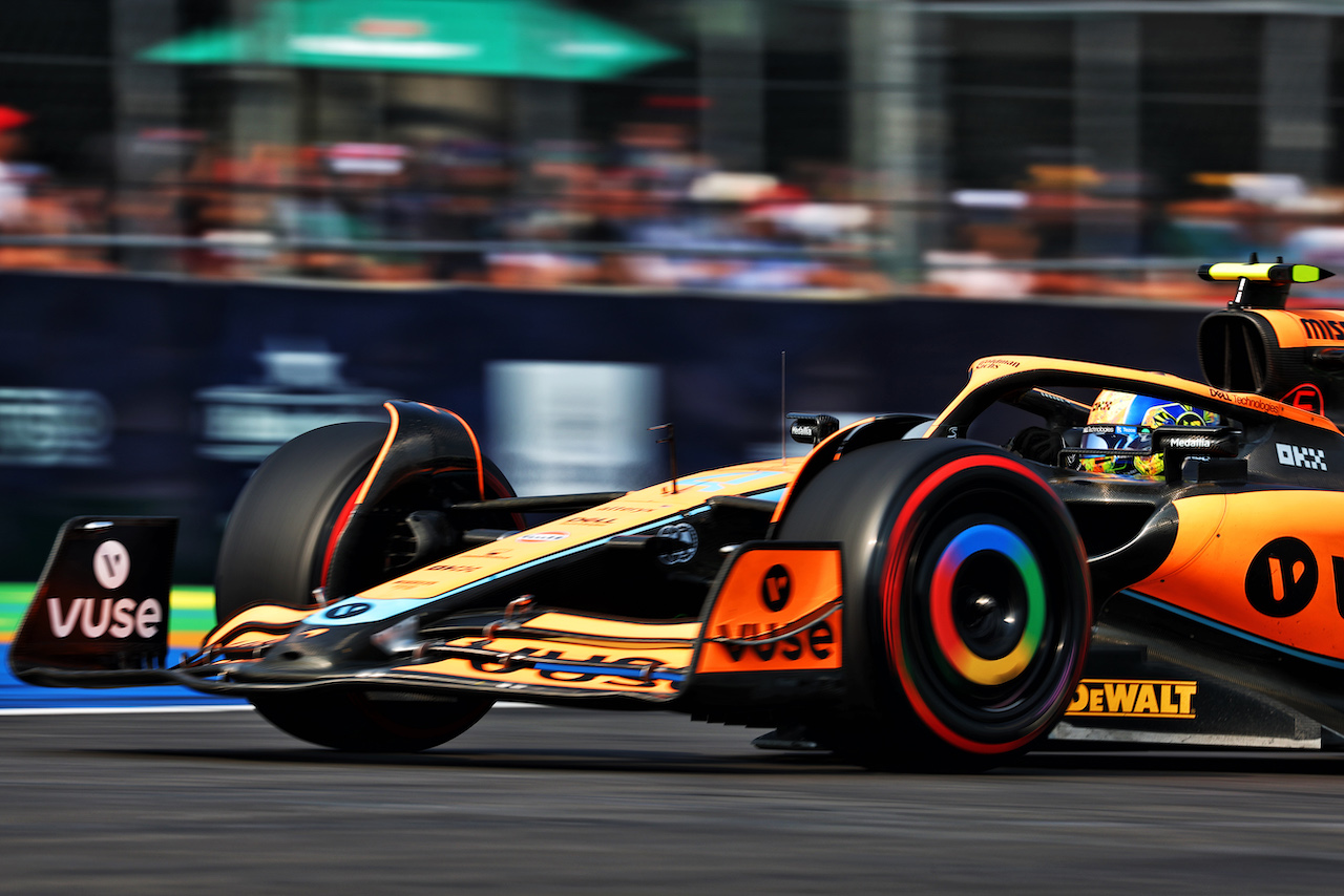 GP CITTA DEL MESSICO, Lando Norris (GBR) McLaren MCL36.
29.10.2022. Formula 1 World Championship, Rd 20, Mexican Grand Prix, Mexico City, Mexico, Qualifiche Day.
 - www.xpbimages.com, EMail: requests@xpbimages.com © Copyright: Coates / XPB Images