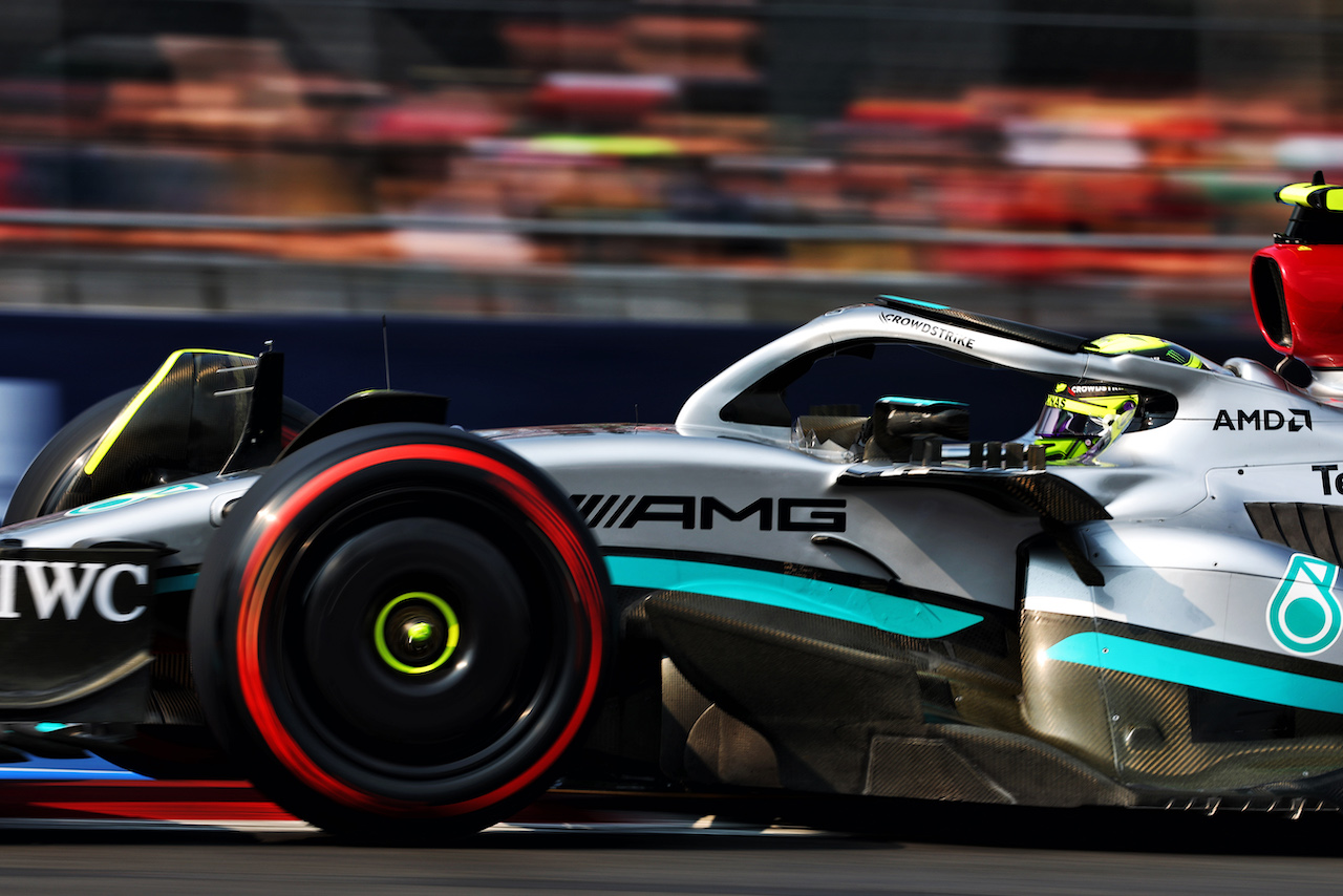 GP CITTA DEL MESSICO, Lewis Hamilton (GBR) Mercedes AMG F1 W13.
29.10.2022. Formula 1 World Championship, Rd 20, Mexican Grand Prix, Mexico City, Mexico, Qualifiche Day.
 - www.xpbimages.com, EMail: requests@xpbimages.com © Copyright: Coates / XPB Images