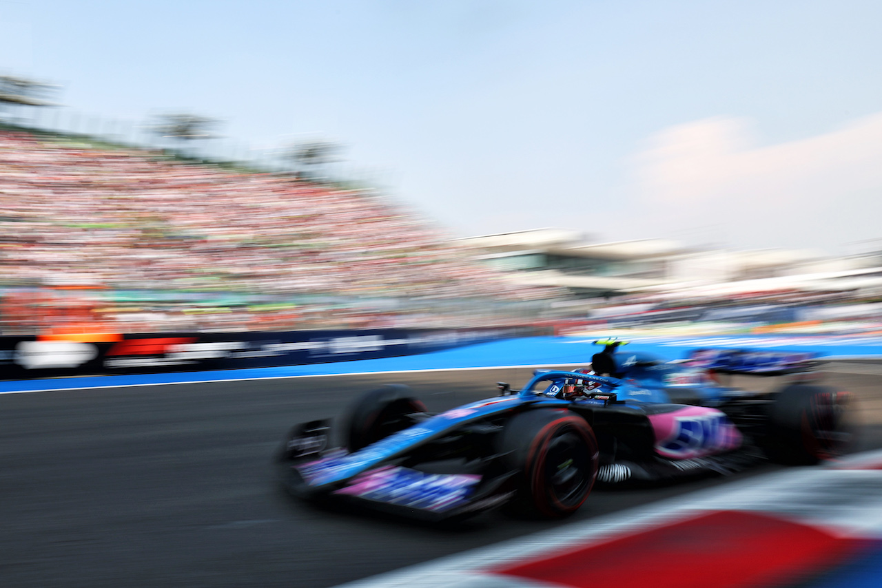 GP CITTA DEL MESSICO, Esteban Ocon (FRA) Alpine F1 Team A522.
29.10.2022. Formula 1 World Championship, Rd 20, Mexican Grand Prix, Mexico City, Mexico, Qualifiche Day.
 - www.xpbimages.com, EMail: requests@xpbimages.com © Copyright: Coates / XPB Images