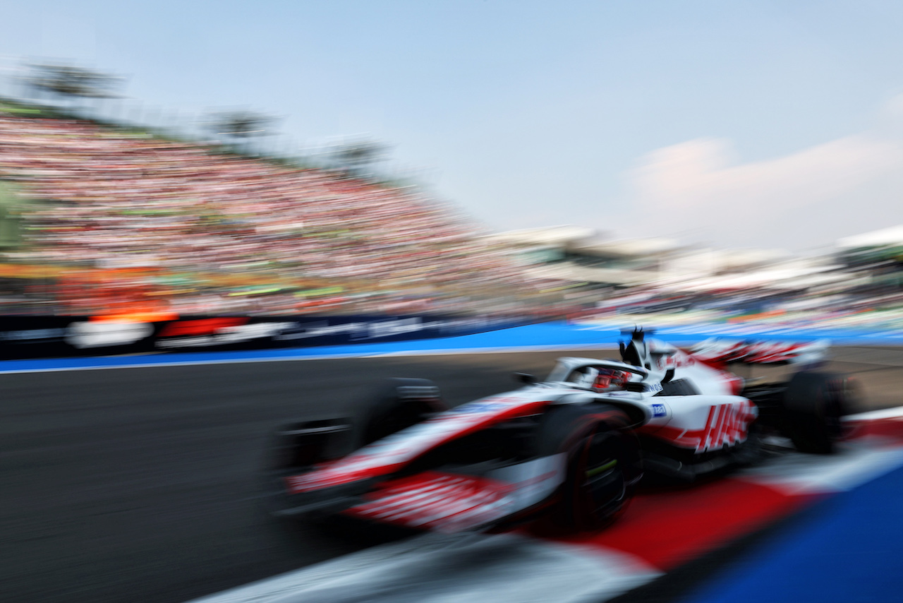 GP CITTA DEL MESSICO, Kevin Magnussen (DEN) Haas VF-22.
29.10.2022. Formula 1 World Championship, Rd 20, Mexican Grand Prix, Mexico City, Mexico, Qualifiche Day.
 - www.xpbimages.com, EMail: requests@xpbimages.com © Copyright: Coates / XPB Images