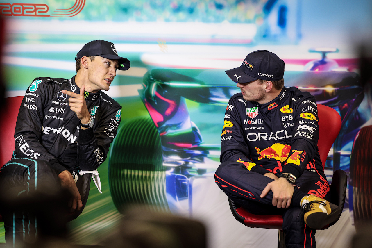 GP CITTA DEL MESSICO, (L to R): George Russell (GBR) Mercedes AMG F1 e Max Verstappen (NLD) Red Bull Racing in the post qualifying FIA Press Conference.
29.10.2022. Formula 1 World Championship, Rd 20, Mexican Grand Prix, Mexico City, Mexico, Qualifiche Day.
- www.xpbimages.com, EMail: requests@xpbimages.com © Copyright: XPB Images