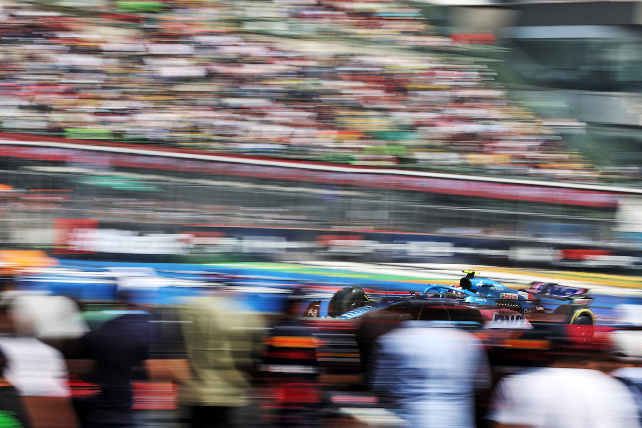 GP CITTA DEL MESSICO, Esteban Ocon (FRA) Alpine F1 Team A522.
29.10.2022. Formula 1 World Championship, Rd 20, Mexican Grand Prix, Mexico City, Mexico, Qualifiche Day.
- www.xpbimages.com, EMail: requests@xpbimages.com © Copyright: Bearne / XPB Images