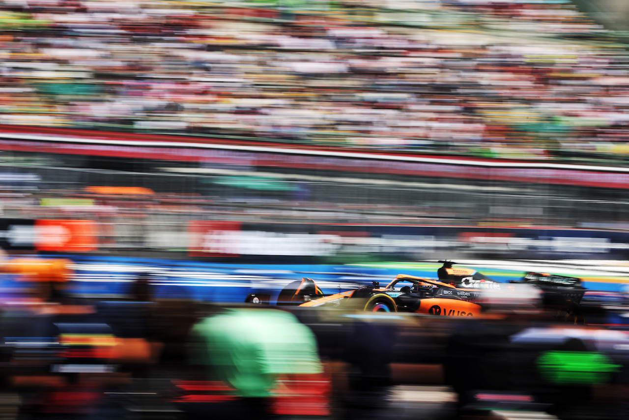 GP CITTA DEL MESSICO, Daniel Ricciardo (AUS) McLaren MCL36.
29.10.2022. Formula 1 World Championship, Rd 20, Mexican Grand Prix, Mexico City, Mexico, Qualifiche Day.
- www.xpbimages.com, EMail: requests@xpbimages.com © Copyright: Bearne / XPB Images