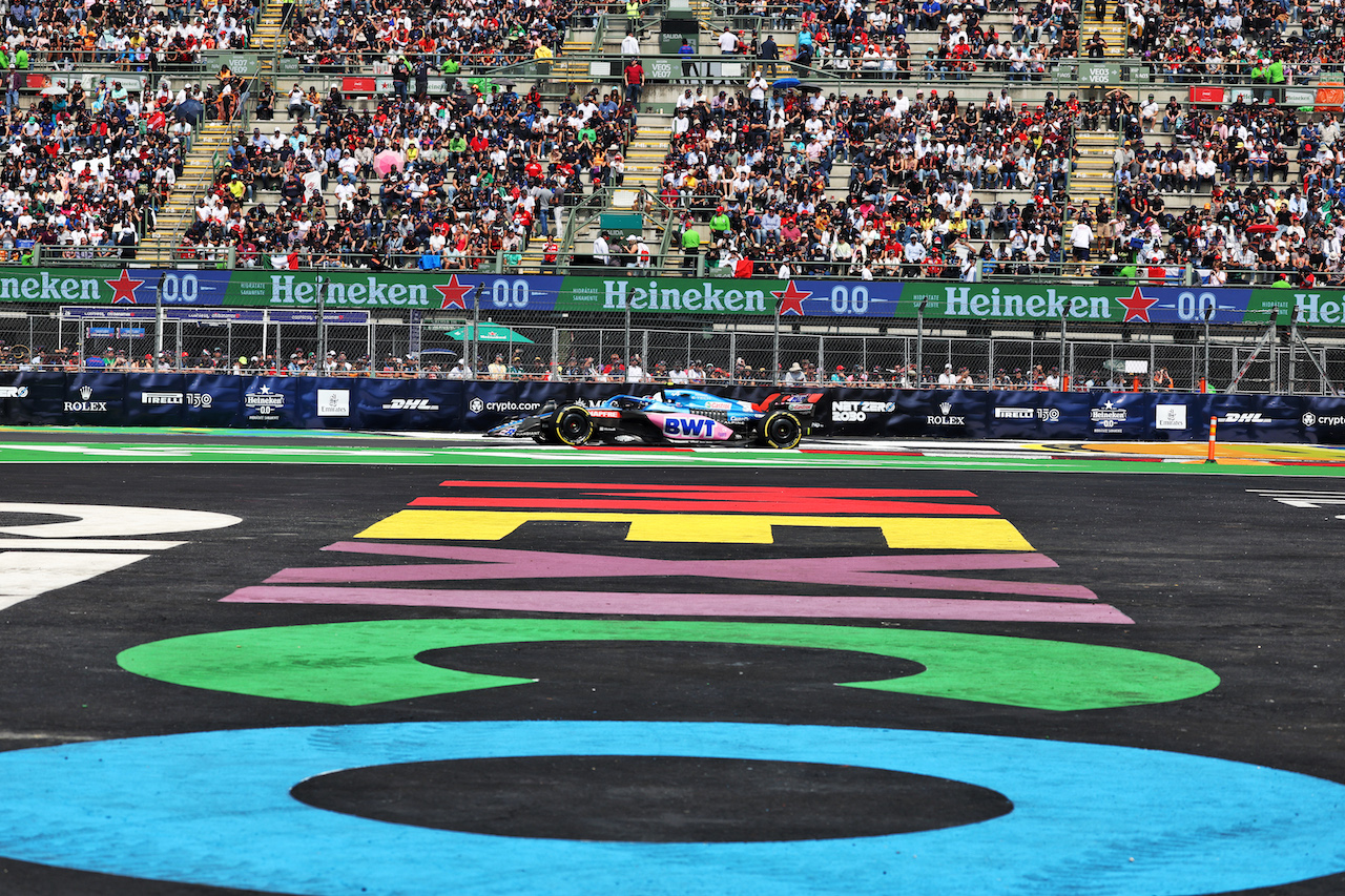 GP CITTA DEL MESSICO, Esteban Ocon (FRA) Alpine F1 Team A522.
29.10.2022. Formula 1 World Championship, Rd 20, Mexican Grand Prix, Mexico City, Mexico, Qualifiche Day.
- www.xpbimages.com, EMail: requests@xpbimages.com © Copyright: Bearne / XPB Images