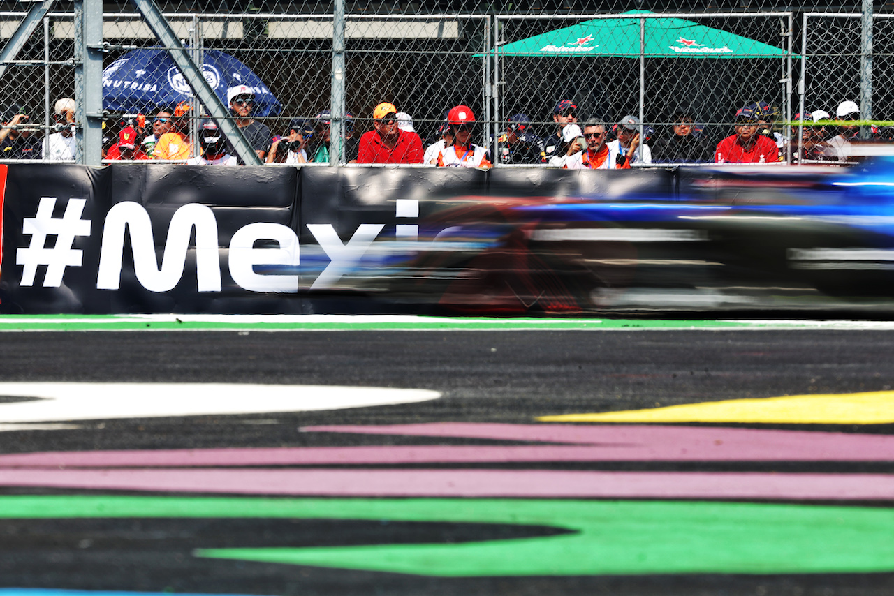 GP CITTA DEL MESSICO, Nicholas Latifi (CDN) Williams Racing FW44.
29.10.2022. Formula 1 World Championship, Rd 20, Mexican Grand Prix, Mexico City, Mexico, Qualifiche Day.
- www.xpbimages.com, EMail: requests@xpbimages.com © Copyright: Bearne / XPB Images