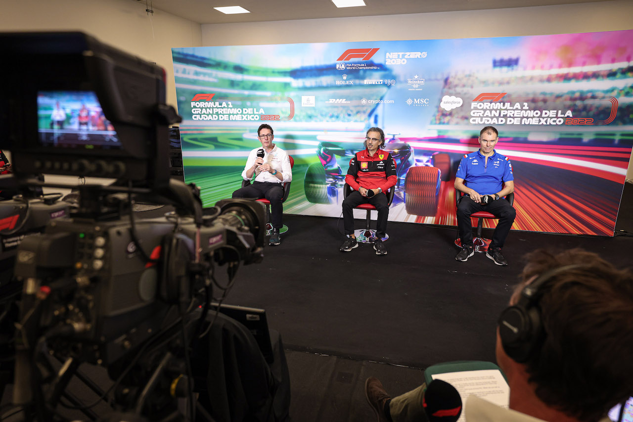 GP CITTA DEL MESSICO, (L to R): Andrew Shovlin (GBR) Mercedes AMG F1 Trackside Engineering Director; Laurent Mekies (FRA) Ferrari Sporting Director; e Alan Permane (GBR) Alpine F1 Team Trackside Operations Director, in the FIA Press Conference.
29.10.2022. Formula 1 World Championship, Rd 20, Mexican Grand Prix, Mexico City, Mexico, Qualifiche Day.
- www.xpbimages.com, EMail: requests@xpbimages.com © Copyright: XPB Images