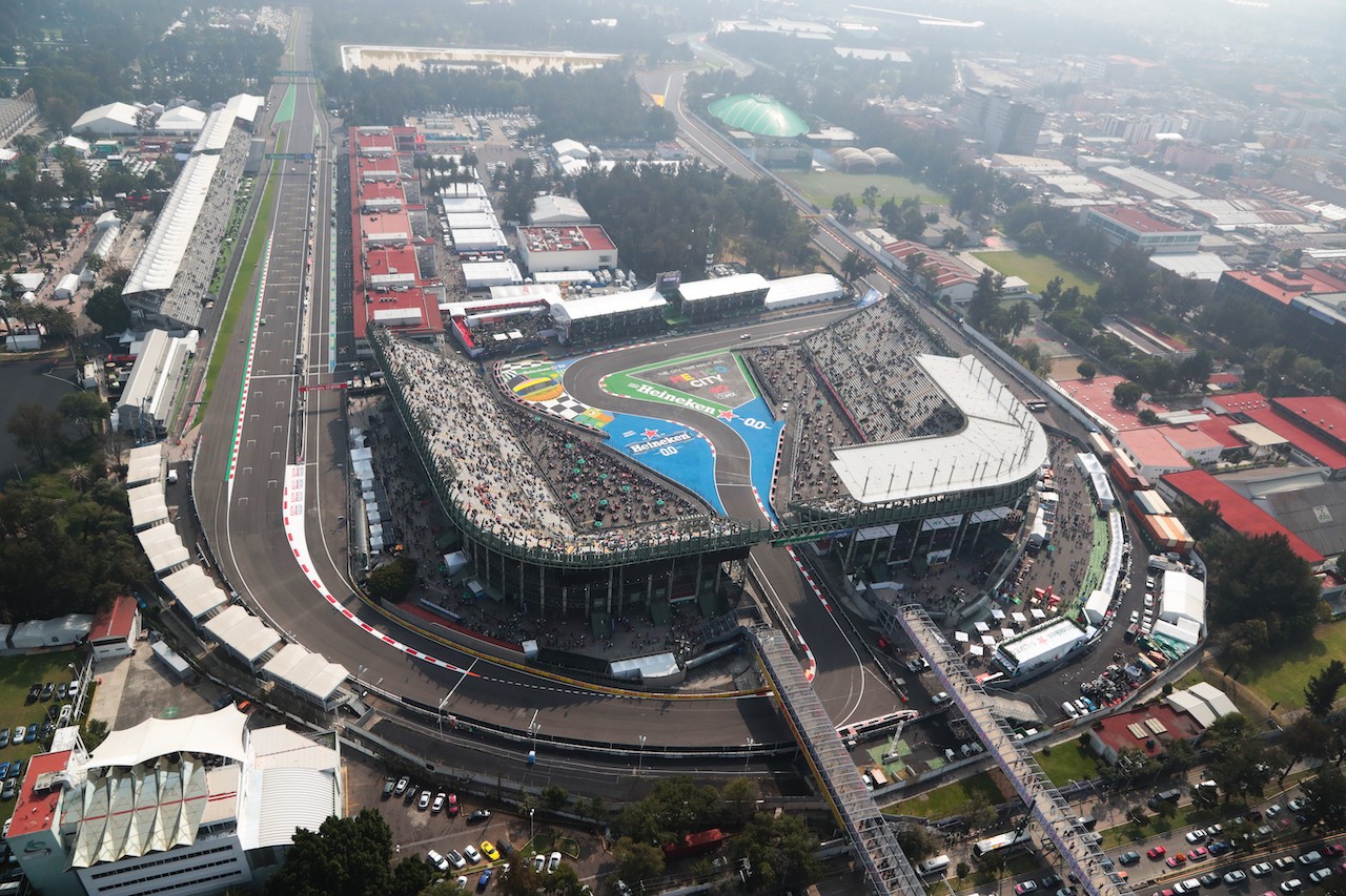 GP CITTA DEL MESSICO, An aerial view of the circuit.
29.10.2022. Formula 1 World Championship, Rd 20, Mexican Grand Prix, Mexico City, Mexico, Qualifiche Day.
- www.xpbimages.com, EMail: requests@xpbimages.com © Copyright: XPB Images