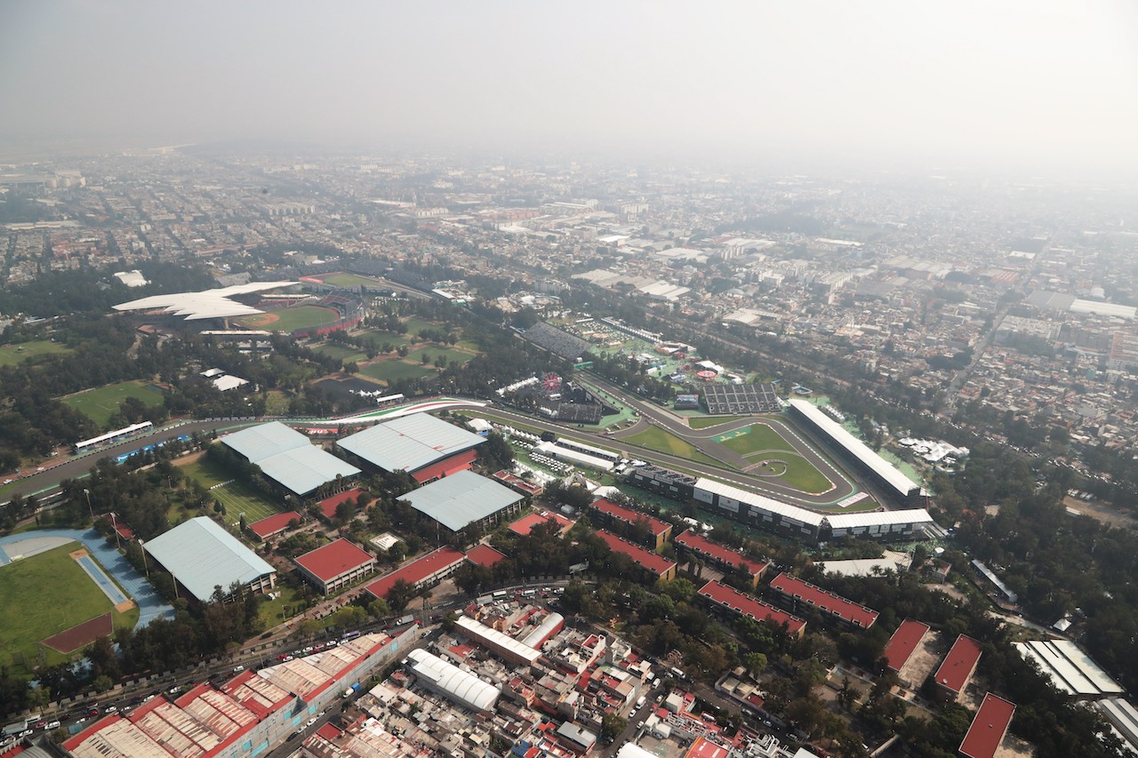 GP CITTA DEL MESSICO, An aerial view of the circuit.
29.10.2022. Formula 1 World Championship, Rd 20, Mexican Grand Prix, Mexico City, Mexico, Qualifiche Day.
- www.xpbimages.com, EMail: requests@xpbimages.com © Copyright: XPB Images