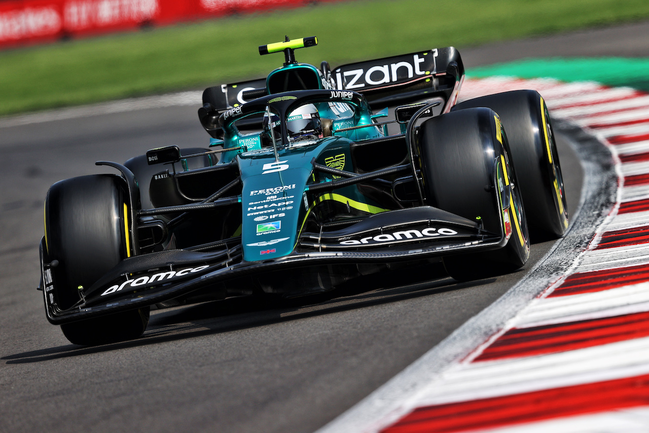 GP CITTA DEL MESSICO, Sebastian Vettel (GER) Aston Martin F1 Team AMR22.
29.10.2022. Formula 1 World Championship, Rd 20, Mexican Grand Prix, Mexico City, Mexico, Qualifiche Day.
- www.xpbimages.com, EMail: requests@xpbimages.com © Copyright: Moy / XPB Images