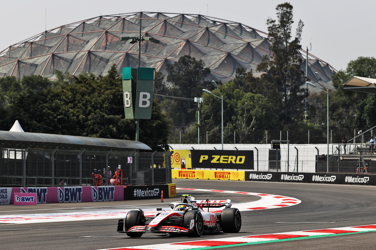 GP CITTA DEL MESSICO, Mick Schumacher (GER) Haas VF-22.
28.10.2022. Formula 1 World Championship, Rd 20, Mexican Grand Prix, Mexico City, Mexico, Practice Day.
- www.xpbimages.com, EMail: requests@xpbimages.com © Copyright: Moy / XPB Images
