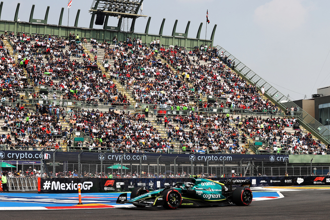 GP CITTA DEL MESSICO, Sebastian Vettel (GER) Aston Martin F1 Team AMR22.
28.10.2022. Formula 1 World Championship, Rd 20, Mexican Grand Prix, Mexico City, Mexico, Practice Day.
- www.xpbimages.com, EMail: requests@xpbimages.com © Copyright: Moy / XPB Images