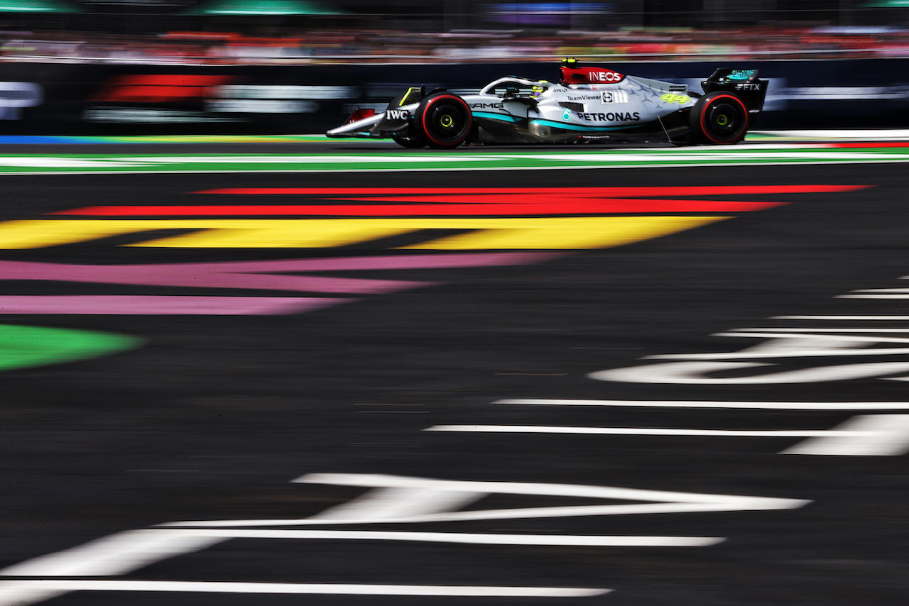 GP CITTA DEL MESSICO, Lewis Hamilton (GBR) Mercedes AMG F1 W13.
28.10.2022. Formula 1 World Championship, Rd 20, Mexican Grand Prix, Mexico City, Mexico, Practice Day.
- www.xpbimages.com, EMail: requests@xpbimages.com © Copyright: Moy / XPB Images