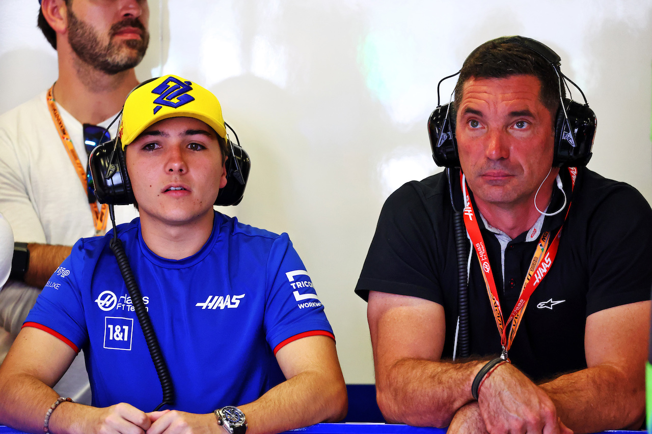 GP CITTA DEL MESSICO, (L to R): Enzo Fittiapldi (BRA) Ferrari Academy Driver e Max Papis (ITA).
28.10.2022. Formula 1 World Championship, Rd 20, Mexican Grand Prix, Mexico City, Mexico, Practice Day.
- www.xpbimages.com, EMail: requests@xpbimages.com © Copyright: Batchelor / XPB Images