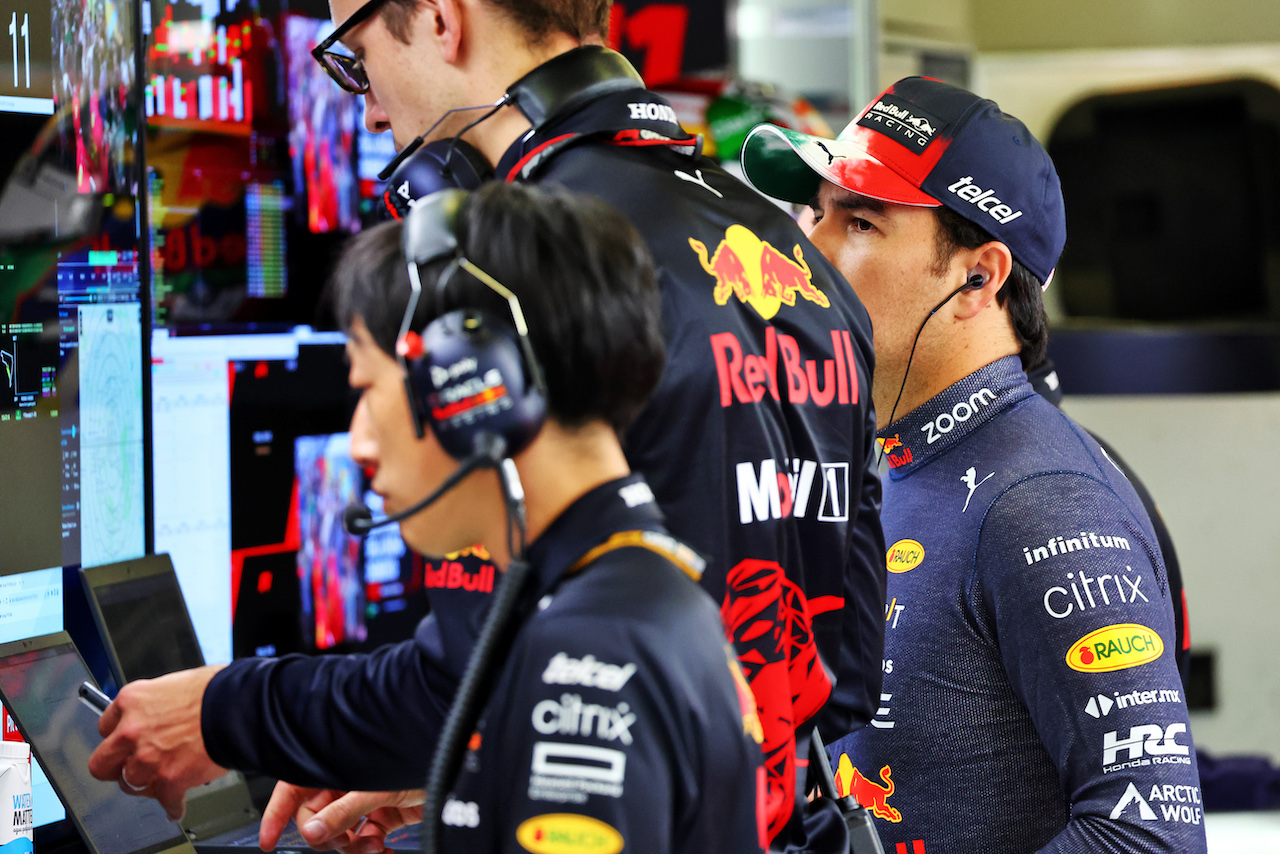 GP CITTA DEL MESSICO, Sergio Perez (MEX) Red Bull Racing.
28.10.2022. Formula 1 World Championship, Rd 20, Mexican Grand Prix, Mexico City, Mexico, Practice Day.
- www.xpbimages.com, EMail: requests@xpbimages.com © Copyright: Batchelor / XPB Images