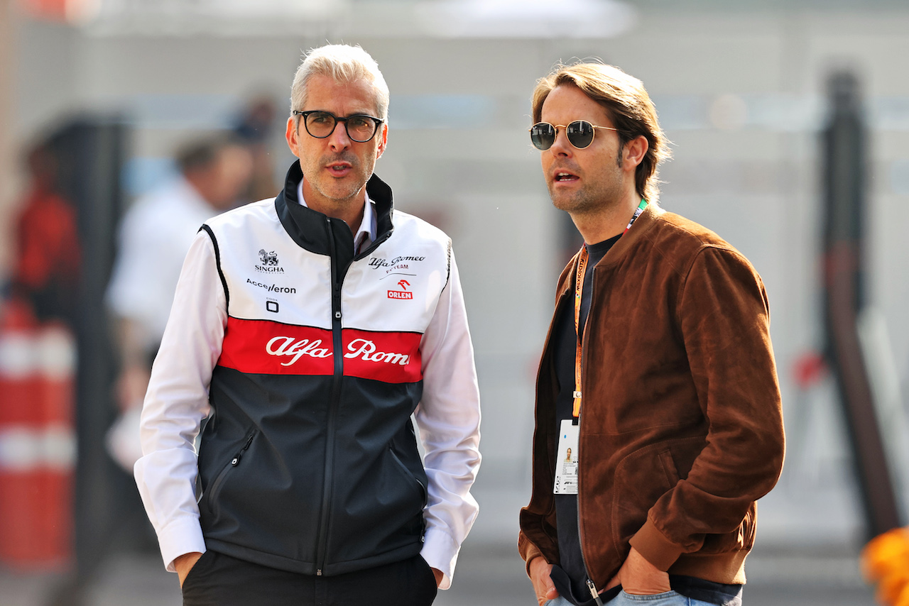 GP CITTA DEL MESSICO, (L to R): Alessandro Alunni Bravi (ITA) Driver Manager with Andy Soucek (ESP).
28.10.2022. Formula 1 World Championship, Rd 20, Mexican Grand Prix, Mexico City, Mexico, Practice Day.
- www.xpbimages.com, EMail: requests@xpbimages.com © Copyright: Moy / XPB Images
