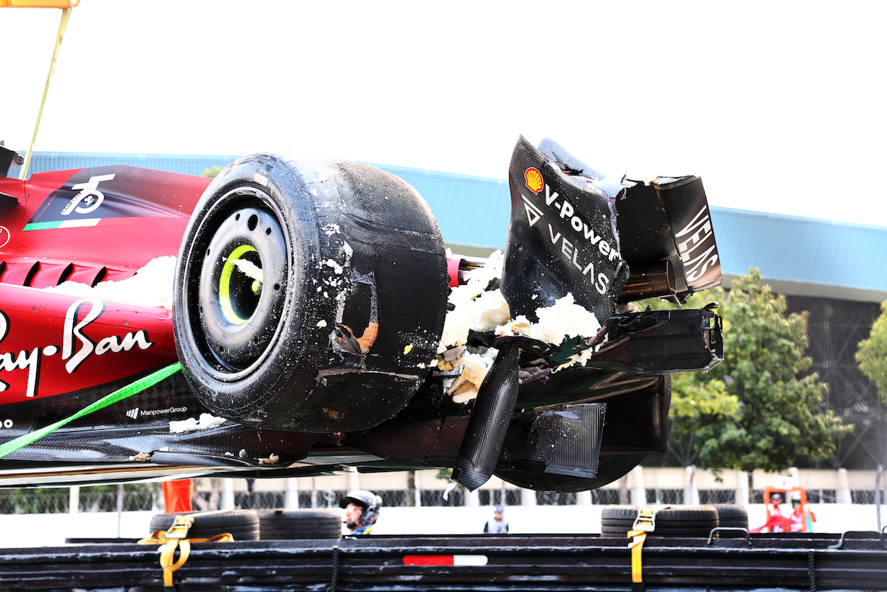 GP CITTA DEL MESSICO, The Ferrari F1-75 of Charles Leclerc (MON) Ferrari after he crashed in the second practice session.
28.10.2022. Formula 1 World Championship, Rd 20, Mexican Grand Prix, Mexico City, Mexico, Practice Day.
- www.xpbimages.com, EMail: requests@xpbimages.com © Copyright: Charniaux / XPB Images