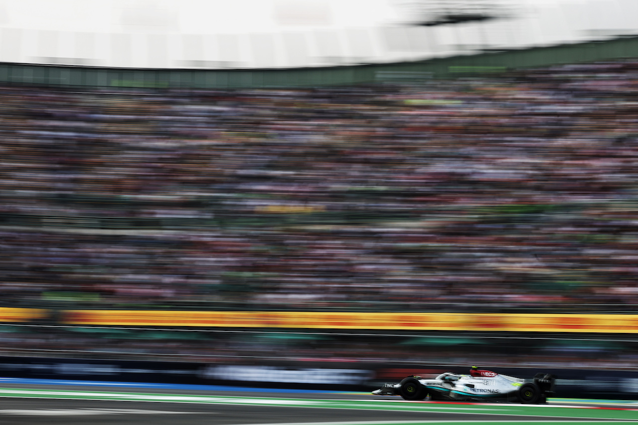 GP CITTA DEL MESSICO, Lewis Hamilton (GBR) Mercedes AMG F1 W13.
28.10.2022. Formula 1 World Championship, Rd 20, Mexican Grand Prix, Mexico City, Mexico, Practice Day.
- www.xpbimages.com, EMail: requests@xpbimages.com © Copyright: Bearne / XPB Images