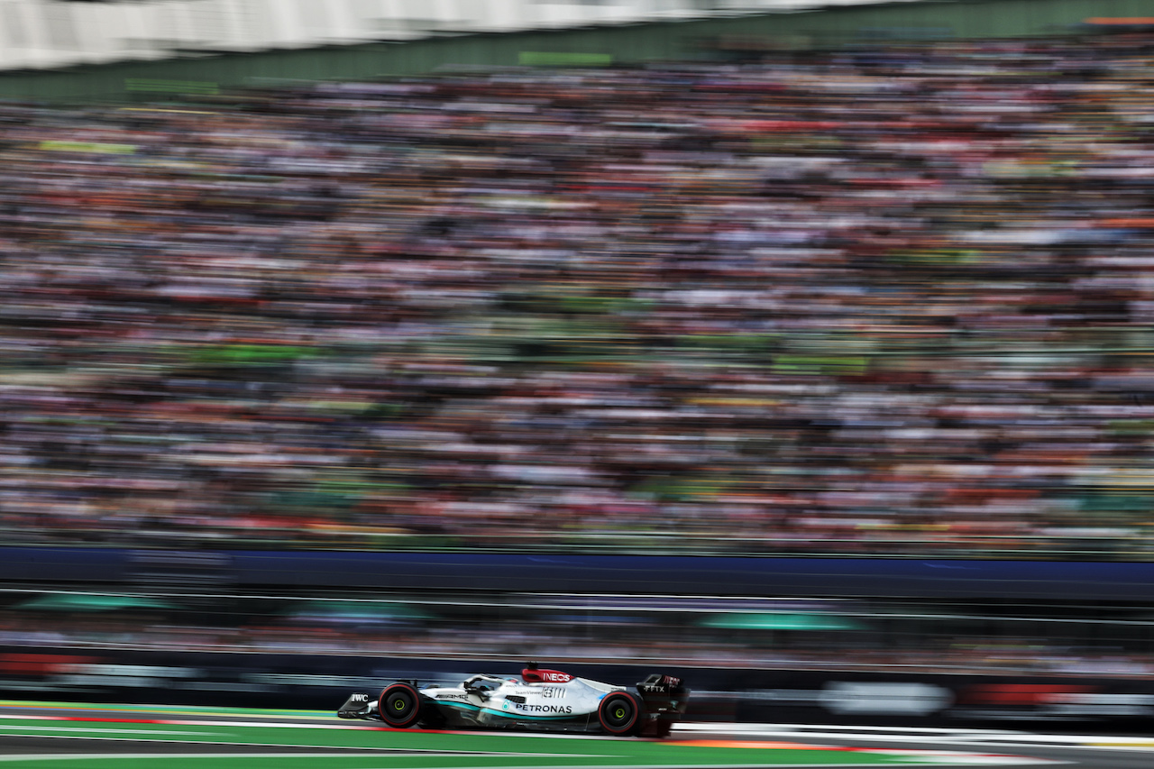 GP CITTA DEL MESSICO, George Russell (GBR) Mercedes AMG F1 W13.
28.10.2022. Formula 1 World Championship, Rd 20, Mexican Grand Prix, Mexico City, Mexico, Practice Day.
- www.xpbimages.com, EMail: requests@xpbimages.com © Copyright: Bearne / XPB Images