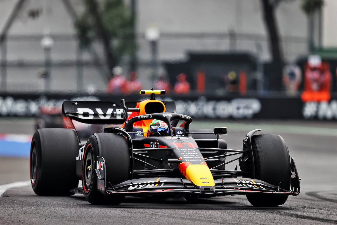GP CITTA DEL MESSICO, Sergio Perez (MEX) Red Bull Racing RB18.
28.10.2022. Formula 1 World Championship, Rd 20, Mexican Grand Prix, Mexico City, Mexico, Practice Day.
- www.xpbimages.com, EMail: requests@xpbimages.com © Copyright: Moy / XPB Images