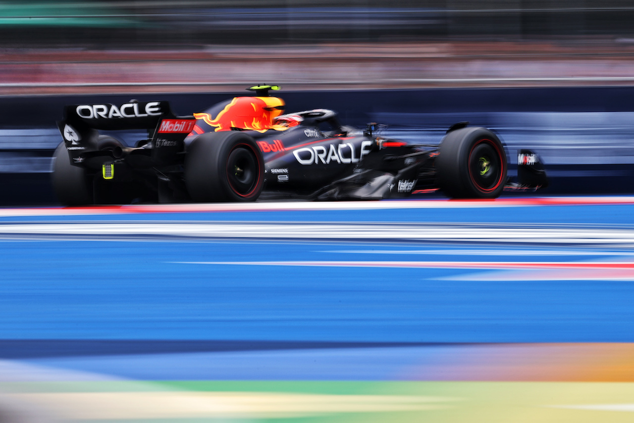 GP CITTA DEL MESSICO, Sergio Perez (MEX) Red Bull Racing RB18.
28.10.2022. Formula 1 World Championship, Rd 20, Mexican Grand Prix, Mexico City, Mexico, Practice Day.
- www.xpbimages.com, EMail: requests@xpbimages.com © Copyright: Moy / XPB Images