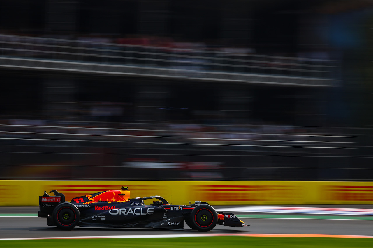 GP CITTA DEL MESSICO, Sergio Perez (MEX), Red Bull Racing 
28.10.2022. Formula 1 World Championship, Rd 20, Mexican Grand Prix, Mexico City, Mexico, Practice Day.
- www.xpbimages.com, EMail: requests@xpbimages.com © Copyright: Charniaux / XPB Images