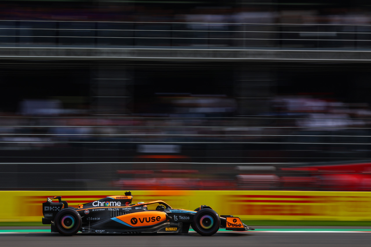 GP CITTA DEL MESSICO, Daniel Ricciardo (AUS), McLaren F1 Team 
28.10.2022. Formula 1 World Championship, Rd 20, Mexican Grand Prix, Mexico City, Mexico, Practice Day.
- www.xpbimages.com, EMail: requests@xpbimages.com ¬© Copyright: Charniaux / XPB Images