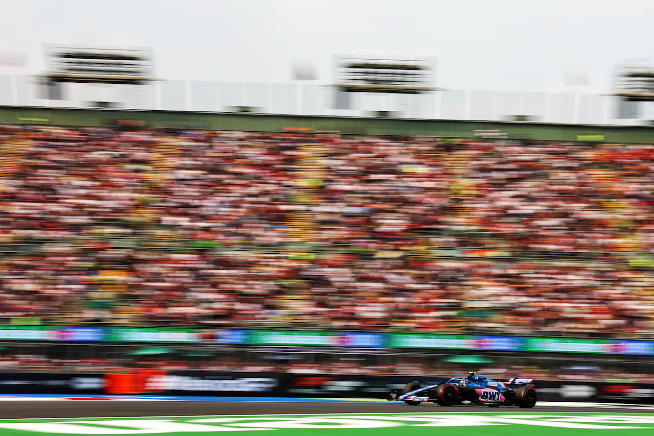 GP CITTA DEL MESSICO, Esteban Ocon (FRA) Alpine F1 Team A522.
28.10.2022. Formula 1 World Championship, Rd 20, Mexican Grand Prix, Mexico City, Mexico, Practice Day.
 - www.xpbimages.com, EMail: requests@xpbimages.com © Copyright: Coates / XPB Images