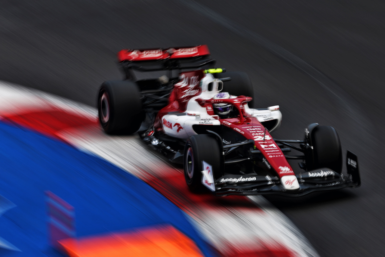 GP CITTA DEL MESSICO, Guanyu Zhou (CHN) Alfa Romeo F1 Team C42.
28.10.2022. Formula 1 World Championship, Rd 20, Mexican Grand Prix, Mexico City, Mexico, Practice Day.
 - www.xpbimages.com, EMail: requests@xpbimages.com © Copyright: Coates / XPB Images