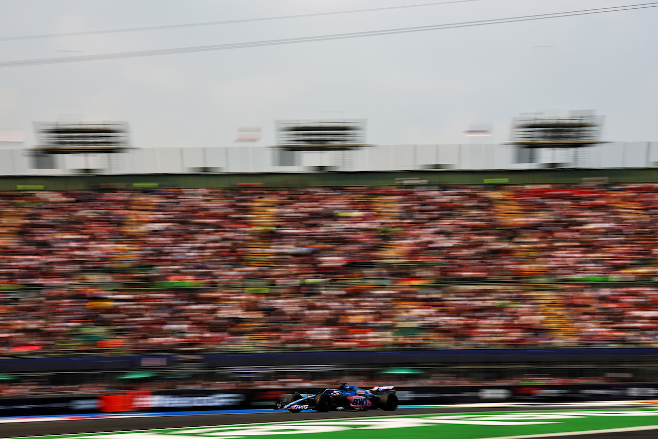 GP CITTA DEL MESSICO, Fernando Alonso (ESP) Alpine F1 Team A522.
28.10.2022. Formula 1 World Championship, Rd 20, Mexican Grand Prix, Mexico City, Mexico, Practice Day.
 - www.xpbimages.com, EMail: requests@xpbimages.com © Copyright: Coates / XPB Images