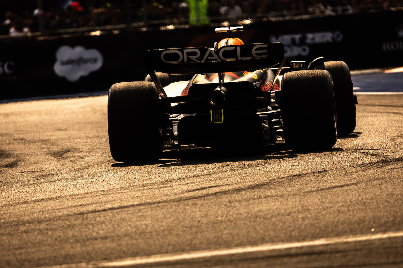 GP CITTA DEL MESSICO, Max Verstappen (NLD) Red Bull Racing RB18.
28.10.2022. Formula 1 World Championship, Rd 20, Mexican Grand Prix, Mexico City, Mexico, Practice Day.
- www.xpbimages.com, EMail: requests@xpbimages.com © Copyright: Bearne / XPB Images