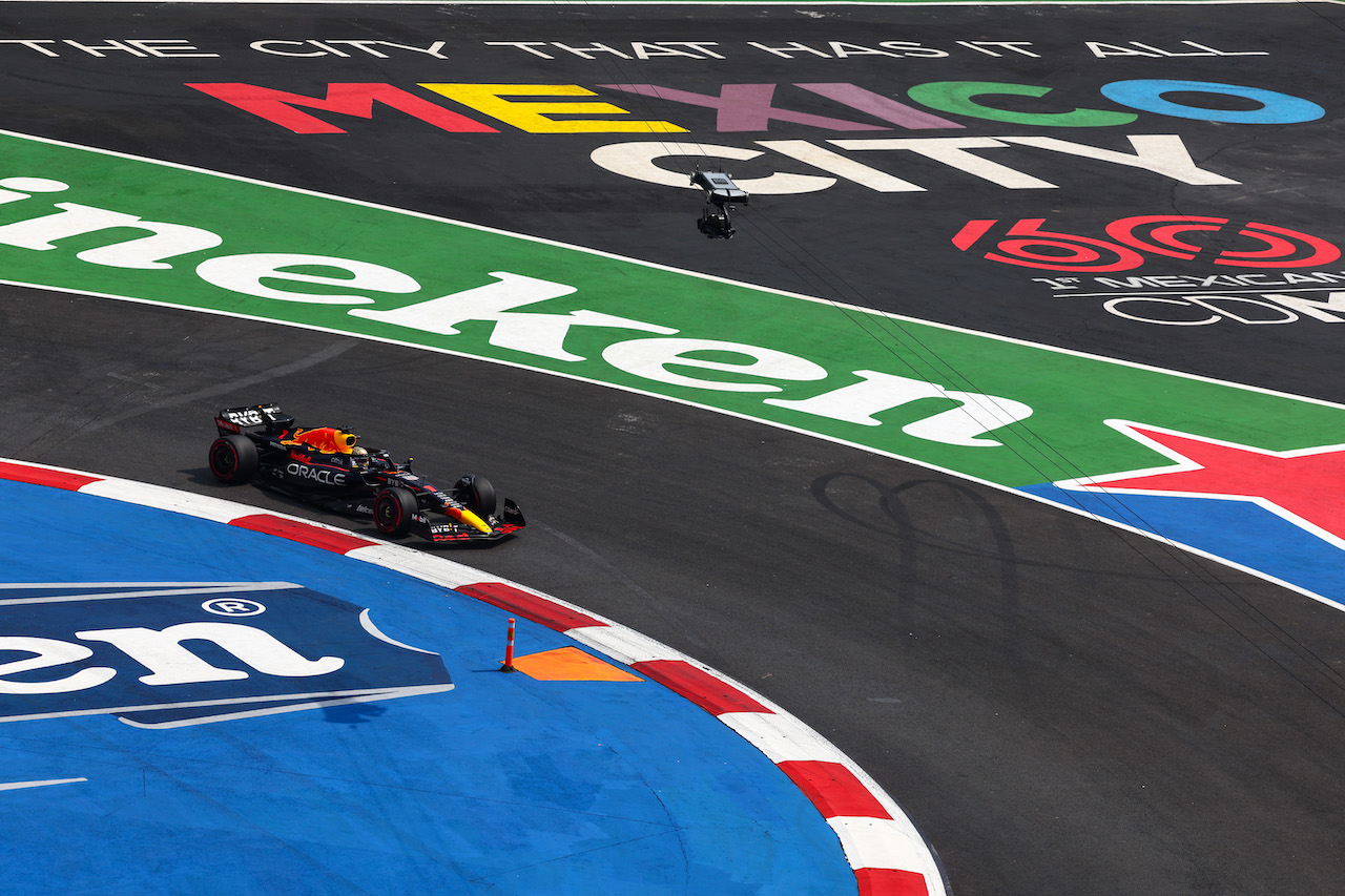 GP CITTA DEL MESSICO, Max Verstappen (NLD), Red Bull Racing 
28.10.2022. Formula 1 World Championship, Rd 20, Mexican Grand Prix, Mexico City, Mexico, Practice Day.
- www.xpbimages.com, EMail: requests@xpbimages.com © Copyright: Charniaux / XPB Images