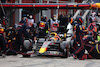 GP EMILIA ROMAGNA, Max Verstappen (NLD) Red Bull Racing RB18 pit stop.
24.04.2022. Formula 1 World Championship, Rd 4, Emilia Romagna Grand Prix, Imola, Italy, Gara Day.
- www.xpbimages.com, EMail: requests@xpbimages.com © Copyright: Batchelor / XPB Images