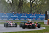 GP EMILIA ROMAGNA, Carlos Sainz Jr (ESP) Ferrari F1-75 e Daniel Ricciardo (AUS) McLaren MCL36 collide at the partenza of the race.
24.04.2022. Formula 1 World Championship, Rd 4, Emilia Romagna Grand Prix, Imola, Italy, Gara Day.
- www.xpbimages.com, EMail: requests@xpbimages.com © Copyright: XPB Images
