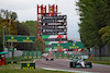 GP EMILIA ROMAGNA, George Russell (GBR) Mercedes AMG F1 W13.
24.04.2022. Formula 1 World Championship, Rd 4, Emilia Romagna Grand Prix, Imola, Italy, Gara Day.
- www.xpbimages.com, EMail: requests@xpbimages.com © Copyright: Batchelor / XPB Images