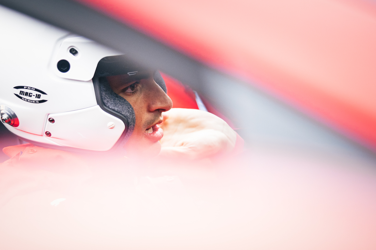 GP EMILIA ROMAGNA, Carlos Sainz Jr (ESP) Ferrari.
21.04.2022. Formula 1 World Championship, Rd 4, Emilia Romagna Grand Prix, Imola, Italy, Preparation Day.
- www.xpbimages.com, EMail: requests@xpbimages.com © Copyright: Bearne / XPB Images