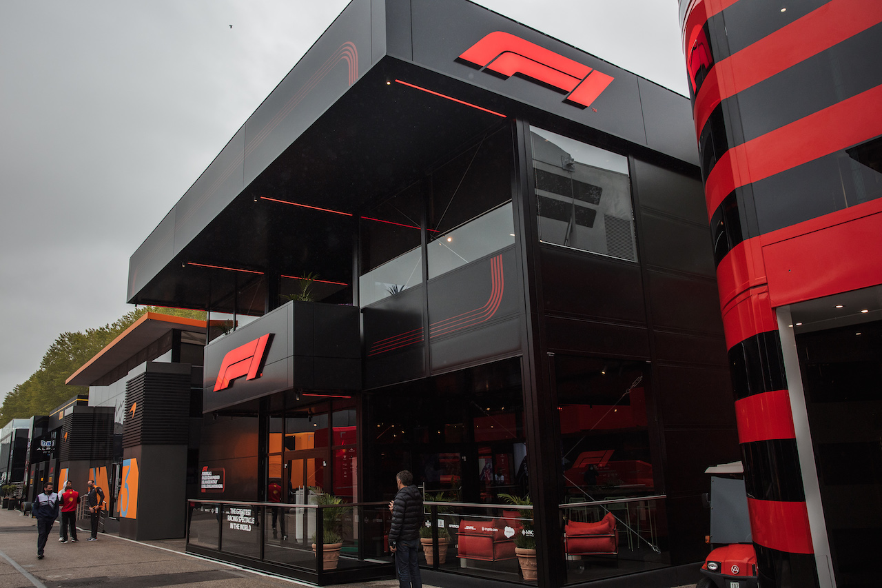 GP EMILIA ROMAGNA, F1 Motorhome in the paddock.
21.04.2022. Formula 1 World Championship, Rd 4, Emilia Romagna Grand Prix, Imola, Italy, Preparation Day.
- www.xpbimages.com, EMail: requests@xpbimages.com © Copyright: Bearne / XPB Images