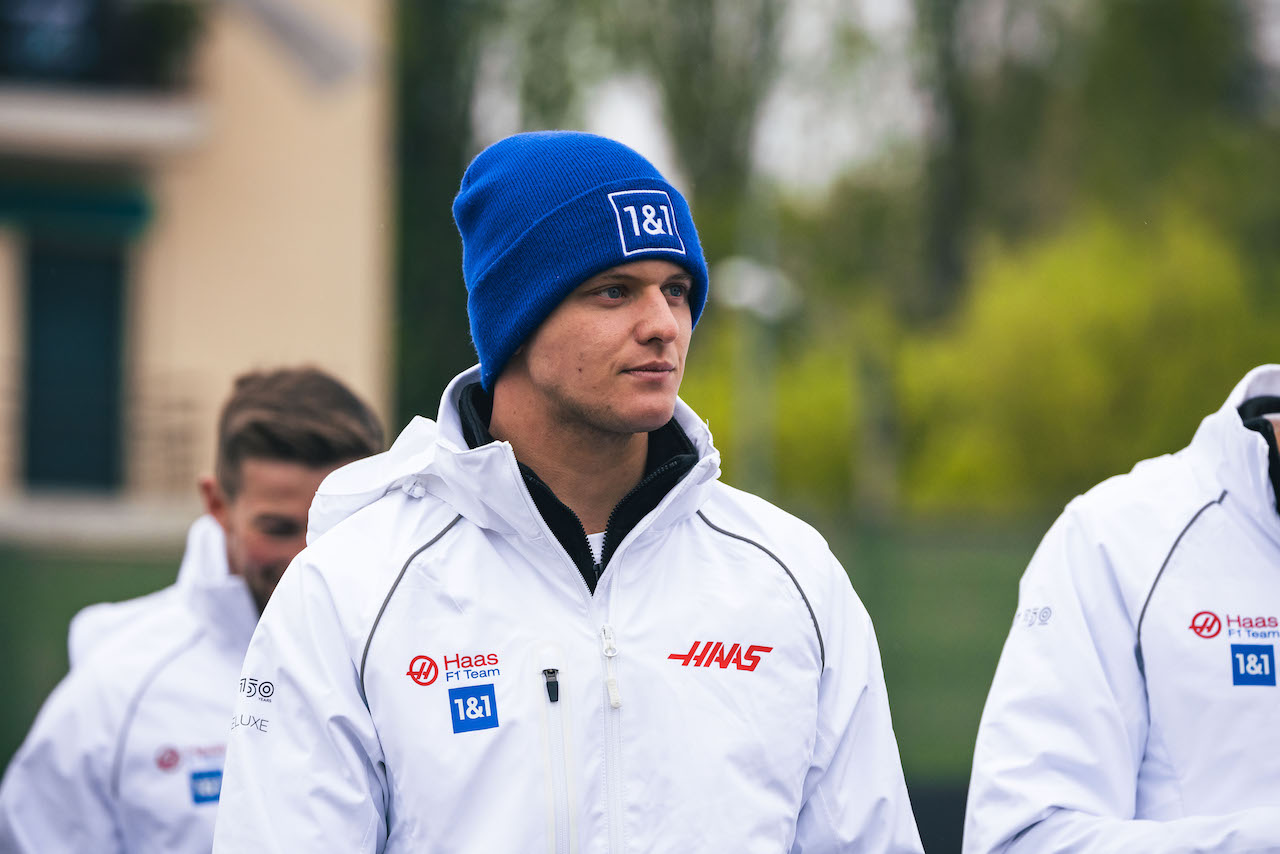 GP EMILIA ROMAGNA, Mick Schumacher (GER) Haas F1 Team walks the circuit with the team.
21.04.2022. Formula 1 World Championship, Rd 4, Emilia Romagna Grand Prix, Imola, Italy, Preparation Day.
- www.xpbimages.com, EMail: requests@xpbimages.com © Copyright: Bearne / XPB Images