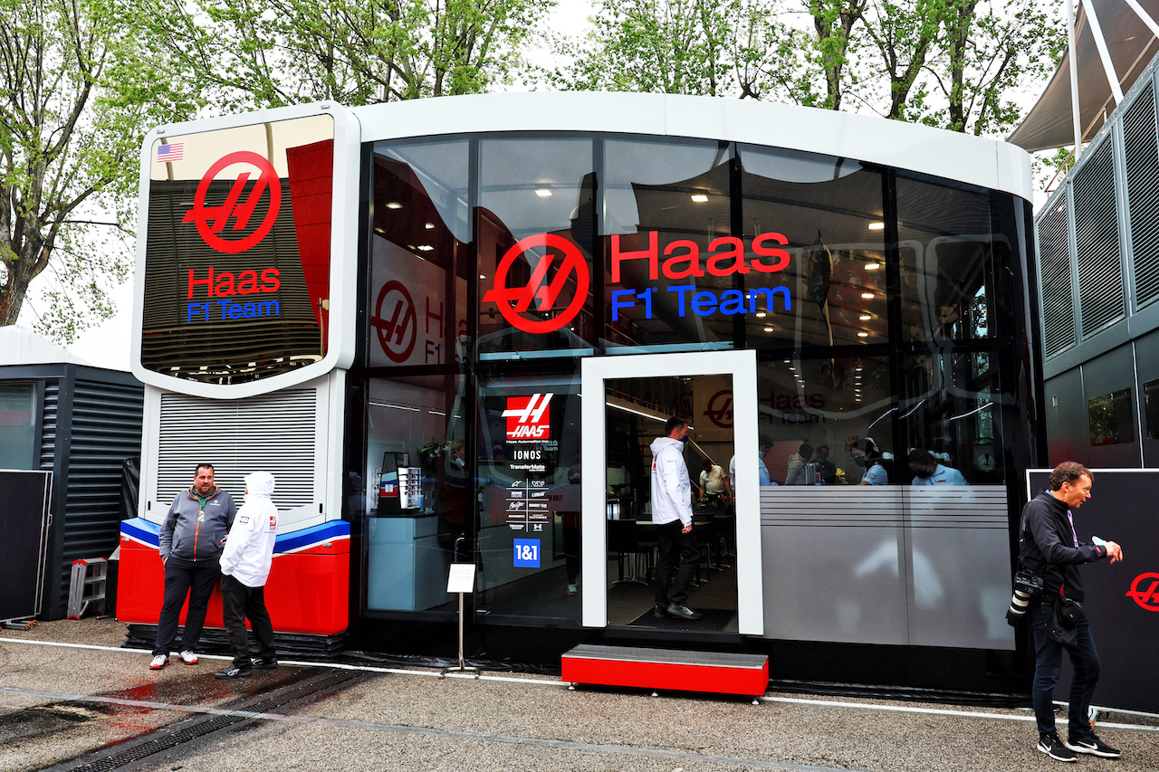 GP EMILIA ROMAGNA, Haas F1 Team motorhome in the paddock.
21.04.2022. Formula 1 World Championship, Rd 4, Emilia Romagna Grand Prix, Imola, Italy, Preparation Day.
- www.xpbimages.com, EMail: requests@xpbimages.com © Copyright: Batchelor / XPB Images