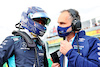 GP EMILIA ROMAGNA, (L to R): Alexander Albon (THA) Williams Racing with James Urwin (GBR) Williams Racing Gara Engineer on the grid.
23.04.2022. Formula 1 World Championship, Rd 4, Emilia Romagna Grand Prix, Imola, Italy, Sprint Day.
- www.xpbimages.com, EMail: requests@xpbimages.com © Copyright: Batchelor / XPB Images